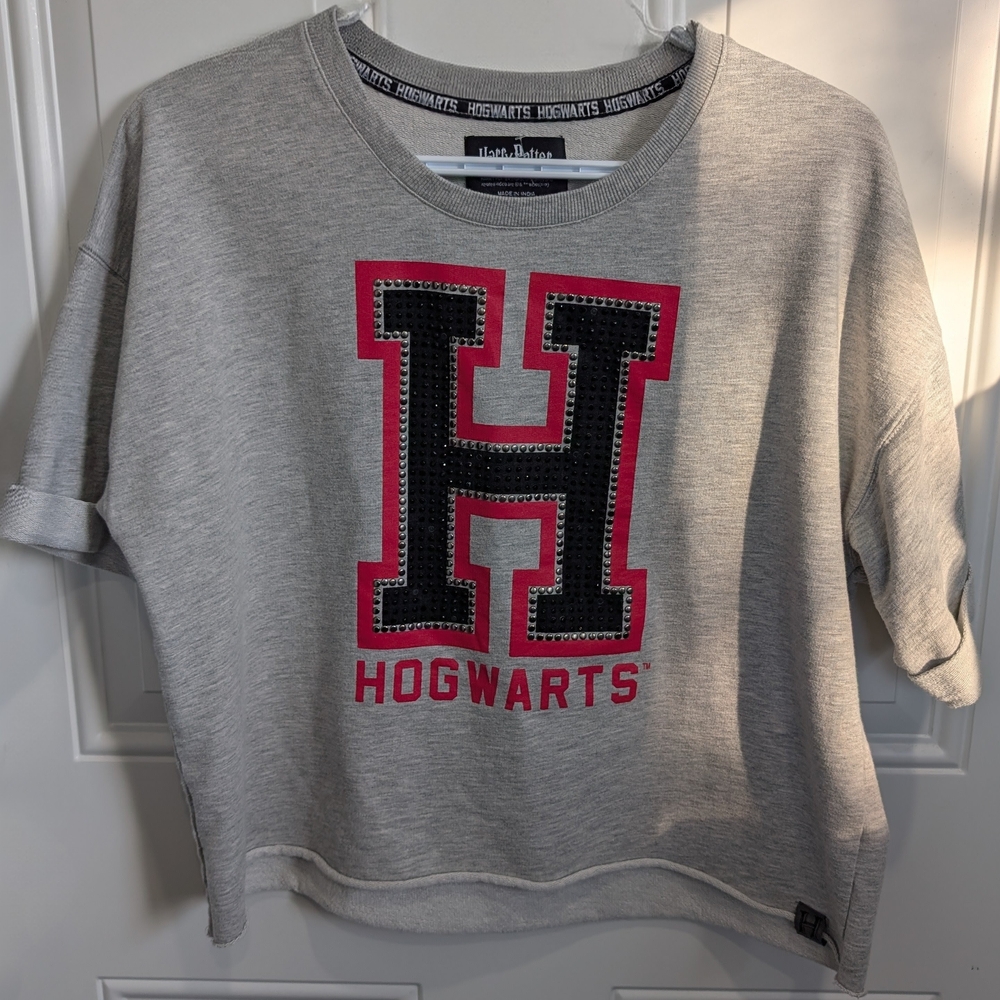 3/$20 Hogwarts Gray and Black Short Sleeve Tee